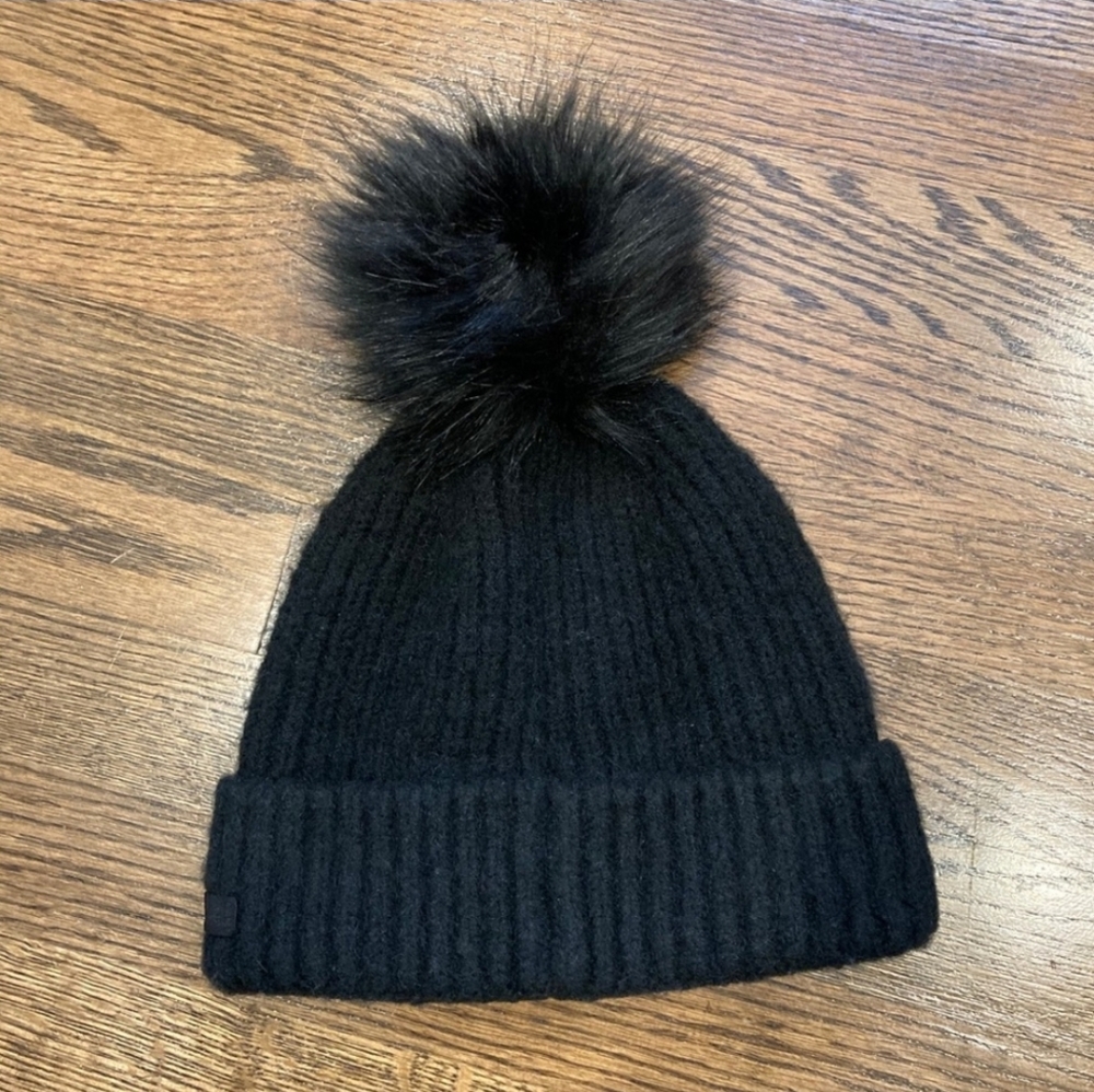 Columbia | Women's Black Pom Fleece-Lined Beanie